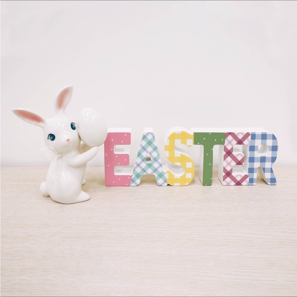 2024 Target Spritz Easter White Ceramic Bunny With Egg - Picture 3 of 3